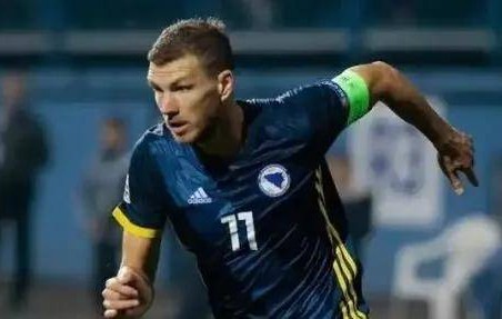 意甲转会大戏：39岁哲科成香饽饽，佛罗伦萨要截胡与博洛尼亚！