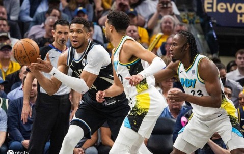 哈利伯顿21+12字母哥空砍34+18 步行者再胜雄鹿2-0