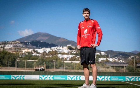 曼联再度刮彩票！曝计划签马奎尔接班人，争抢1500万法甲新姆贝莫