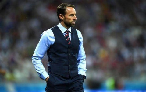 亨乔兹力挺索斯盖特！桑乔适合西甲弱旅，《法足》喜欢贝林厄姆